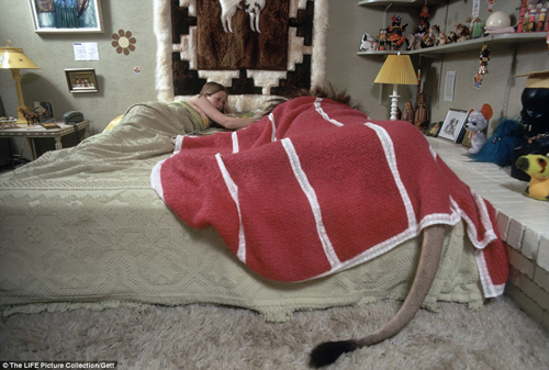 Siêu sao hối hận vì để con gái ngủ với sư tử - 5