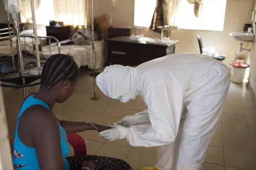 Nigeria tuyên bố thoát khỏi đại dịch Ebola - 3