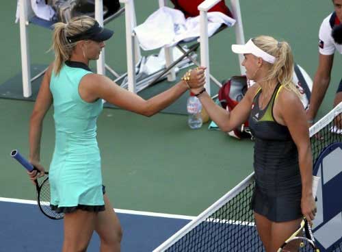 Sharapova - Wozniacki: 3 set kịch chiến (WTA Finals) - 1