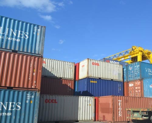 Hàng trăm container “hàng cấm” vẫn dồn ứ tại cảng Đà Nẵng - 1