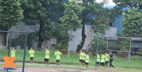 U19 HAGL: Công Phượng bị đau, thầy Giôm thấp thỏm - 6