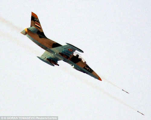 Syria tiêu diệt 2 máy bay chiến đấu của phiến quân IS - 1