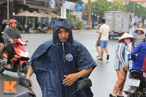 U19 đá đẹp: Cần Thơ lên “cơn sốt", fan đội mưa săn vé - 3