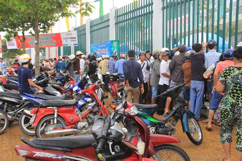 U19 đá đẹp: Cần Thơ lên “cơn sốt", fan đội mưa săn vé - 10