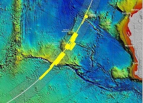 Mảnh vỡ MH370 có thể đã dạt vào bờ biển Indonesia - 3