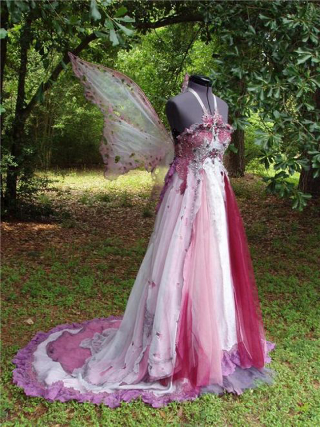 Chiếc váy dành cho những cô dâu yêu thích nàng Tinker Bell


