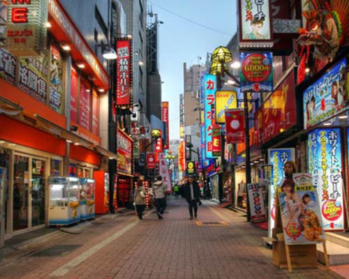 Bộ trưởng Nhật Bản dính bê bối “bạo dâm” - 2