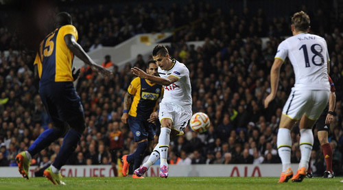 SAO Tottenham ghi bàn thắng “điên rồ” nhất năm - 1