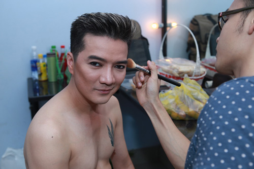 Mr. Đàm quay MV mới cùng 300 fans - 10