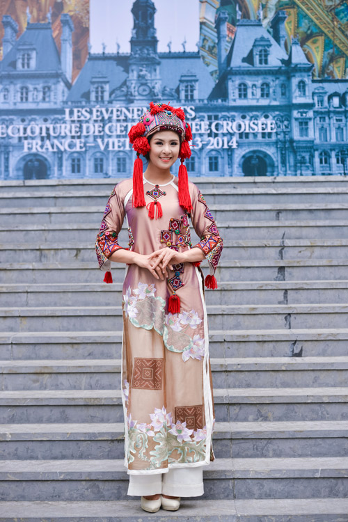 Bất ngờ với chân dài châu Phi mặc áo dài Việt - 18