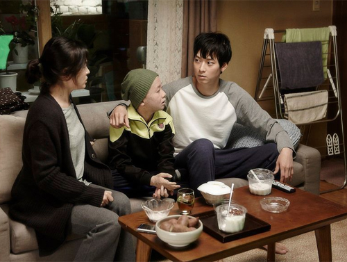 Tò mò với "con trai 16 tuổi bị lão hóa" của Song Hye Kyo - 2