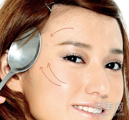 Loại bỏ vết nhăn "râu rồng" nhờ động tác mát xa - 7