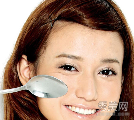 Loại bỏ vết nhăn "râu rồng" nhờ động tác mát xa - 8