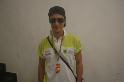 Johnny Trí Nguyễn cổ vũ các cao thủ MotoGP ở Sepang - 1
