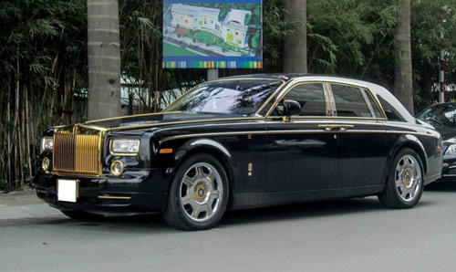 Cận cảnh Rolls-Royce mạ vàng biển Quảng Ninh tại Sài Gòn - 1