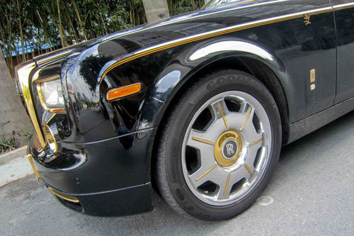 Cận cảnh Rolls-Royce mạ vàng biển Quảng Ninh tại Sài Gòn - 3