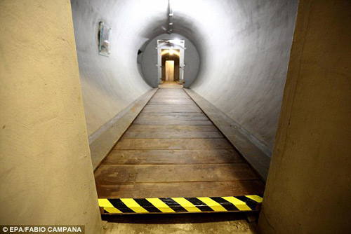 Khám phá hầm ngầm bí mật của trùm phát xít Ý - 6