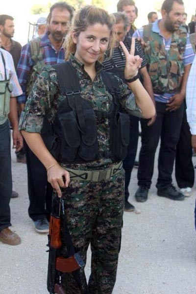 IS hành quyết nữ chiến binh người Kurd - 1