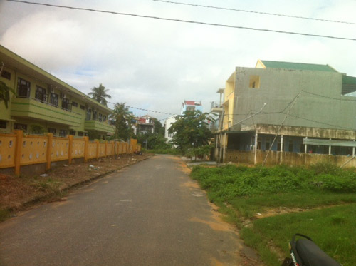 Cô giáo bị đâm vật nhọn vào người khi đi tập thể dục - 2