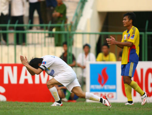 Những màn vái lạy đáng xấu hổ với thể thao Việt - 1