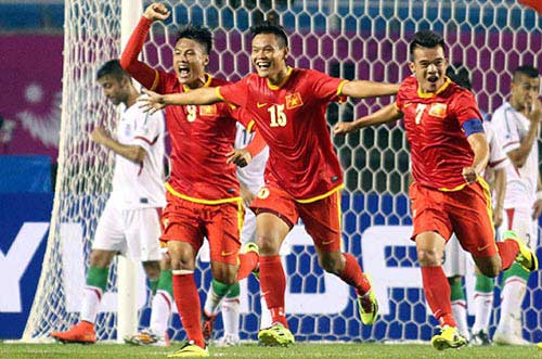 Olympic Việt Nam ban bật trước Olympic Kyrgyzstan - 1