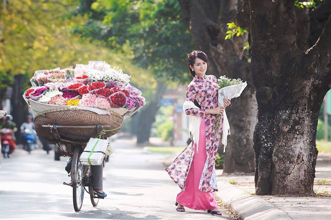 Dịu dàng trên phố thu Hà Nội
