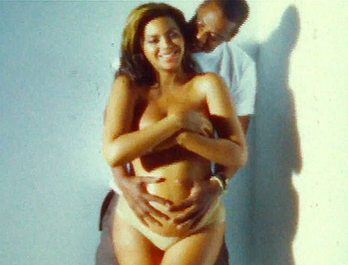 Beyonce khoe video khi mang bầu - 1