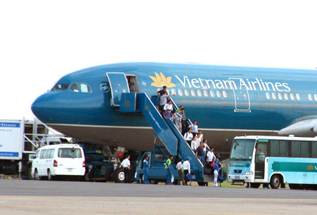 Vietnam Airlines bán 49 triệu cổ phần - 1