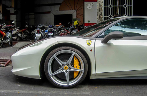 Ngắm chiếc Ferrari 458 Italia độc nhất Việt Nam - 10