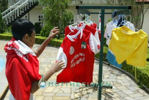 Ảnh độc: Ngắm các cầu thủ HAGL JMG những ngày còn bé tí - 6