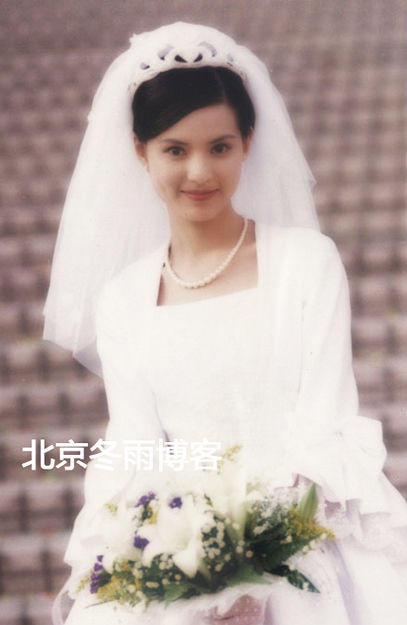 Lộ ảnh cưới của "Tiểu Long Nữ" Lý Nhược Đồng - 1