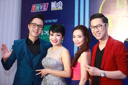 Việt Hương, Trấn Thành nhí nhảnh hóa "Ông Bà Smith" - 12