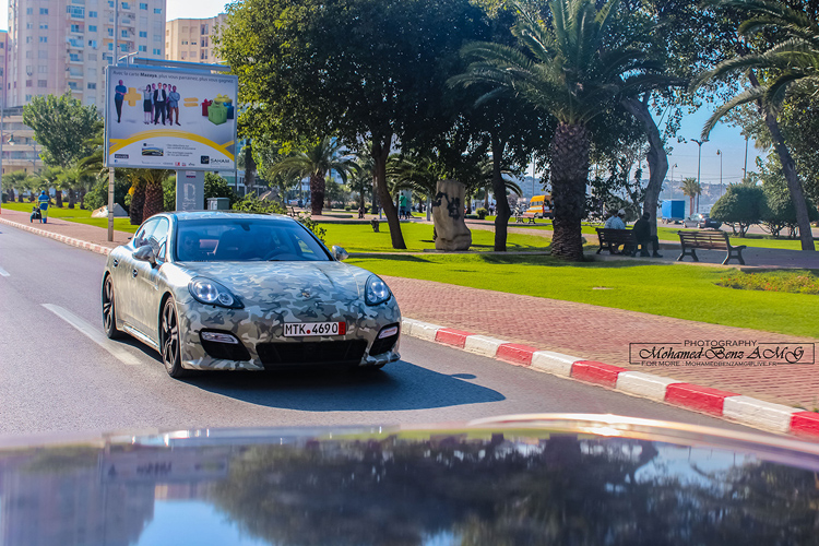 Thành phố Tangier, thuộc phía Bắc Ma-rốc ngày càng xuất hiện nhiều mẫu xe thể thao hay siêu xe.
