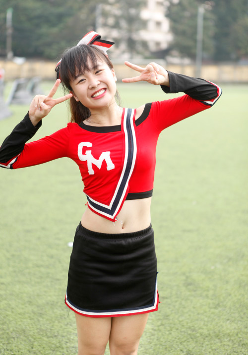 Hoạt náo viên xinh đẹp trên SVĐ Bách Khoa - 9