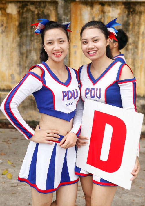 Hoạt náo viên xinh đẹp trên SVĐ Bách Khoa - 12