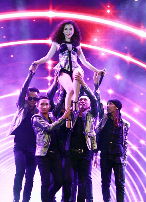 Thu Thủy ngày càng quyến rũ sau khi kết hôn - 5