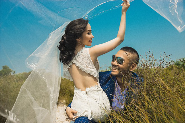 Bộ ảnh cưới của cặp đôi Quỳnh Nga - Doãn Tuấn vừa được chia sẻ đang gây chú ý  với người hâm mộ. 


