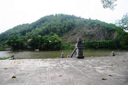 Chùa Bà Đanh vắng tanh chiều cuối thu - 11