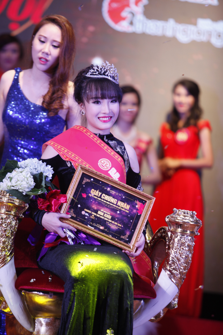 Mới đây, Nhật Lệ tham gia cuộc thi Hoa khôi sinh viên Hà Nội 2014 và cô đã vượt qua hàng trăm thí sinh xinh đẹp trên địa bàn Hà Nội để đăng quang cuộc thi Hoa khôi sinh viên Hà Nội  2014
