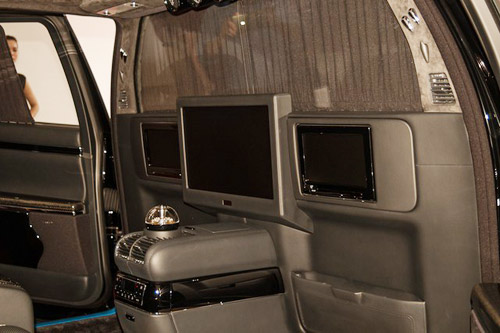 Khám phá Maybach 62S của bố chồng Hà Tăng - 14