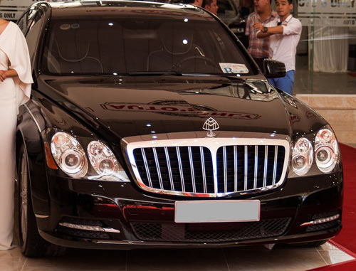 Khám phá Maybach 62S của bố chồng Hà Tăng - 4