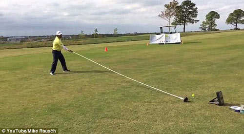 Kỷ lục mới về chiếc gậy golf dài nhất thế giới - 1