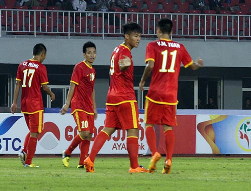 U23 Việt Nam-U23 Brunei: Tưng bừng phô diễn - 1
