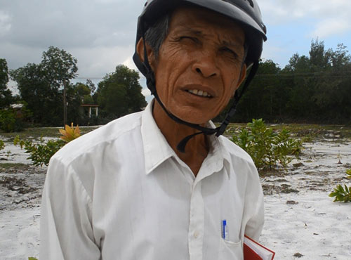 Vùng quê xôn xao vì những ngôi mộ “mọc” trong đêm - 2