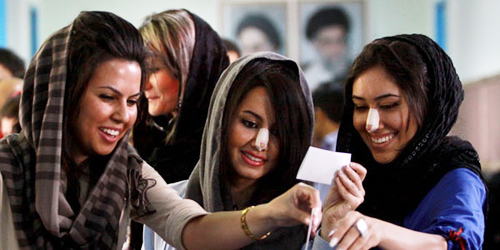 Phụ nữ Iran nâng mũi nhiều nhất thế giới - 1