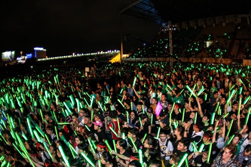 Mỹ Tâm bật khóc nhiều lần trong liveshow vì fan - 3