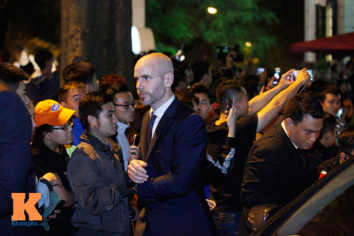 Beckham điển trai đến VN khiến fan nữ "điên đảo" - 9