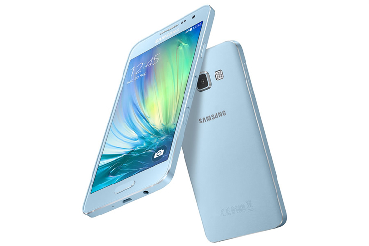 11. Samsung Galaxy A3

Điện thoại có bộ khung bằng kim loại Galaxy A3 sở hữu độ mỏng không quá xa so với A5, với kích thước 6.9mm, máy còn được trang bị màn hình 4,5-inch Super AMOLED độ phân giải 540 x 960 pixel, một bộ xử lý lõi tứ 410, 1 GB RAM, bộ nhớ trong 16 GB, và thỏi pin 1900 mAh.
