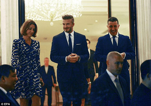 Beckham điển trai đến VN khiến fan nữ "điên đảo" - 8