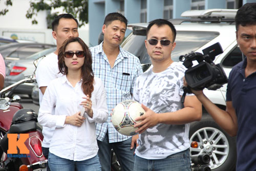 Không được gặp mặt Beckham, fan MU ở VN buồn rầu - 4